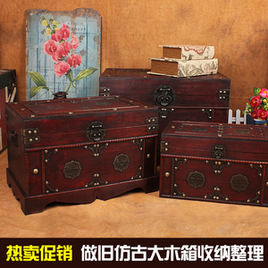 带锁箱子储物箱图片