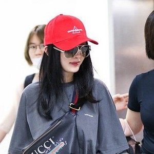 杨幂同款帽子棒球帽红色价格