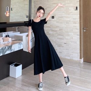 【性感性感售楼学生学生】房子女生制服女生图性感图片制服带看小姐客户图片