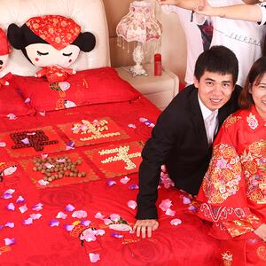 结婚用的枣花生桂圆早生贵子房间摆设干果新娘婚床模型字样喜字