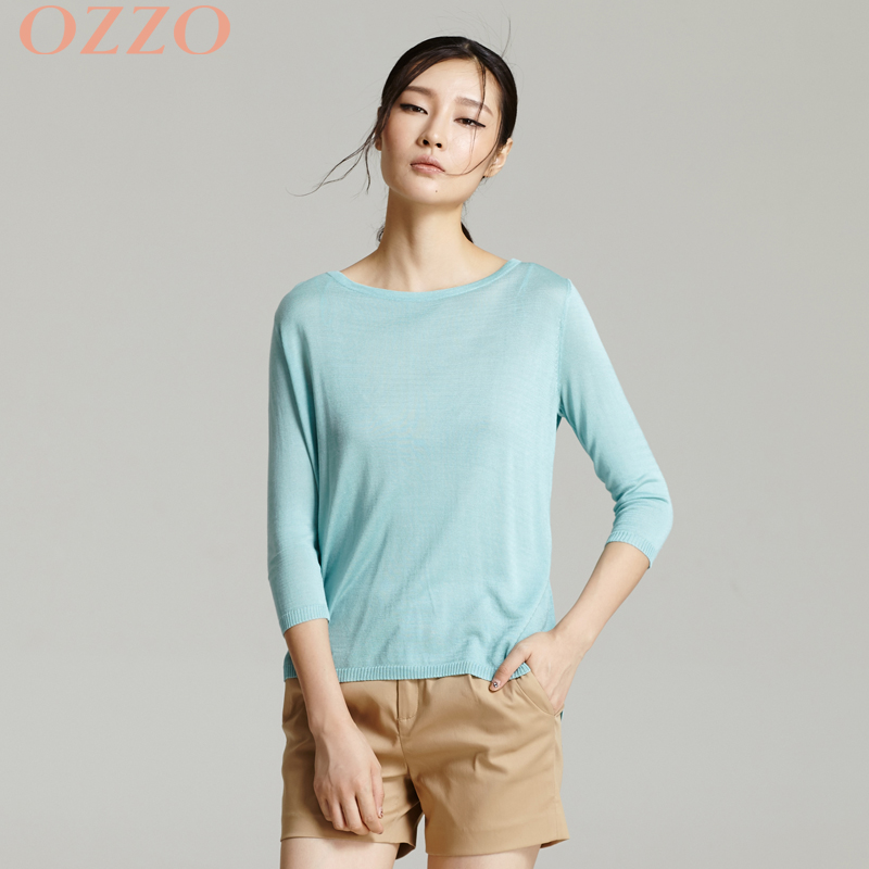 OZZO/欧尼迩一字领中袖针织衫女修身 打底衫短款后背钮扣点缀