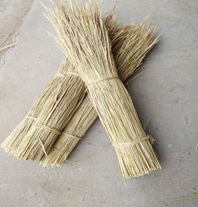 一根稻草的重量图片