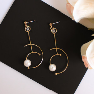 【珍珠长耳环女图片】珍珠长耳环女图片大全