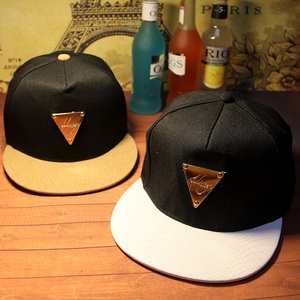 韩版潮三角标嘻哈帽平沿檐棒球帽秋冬天男女情侣夏日遮阳鸭舌帽子