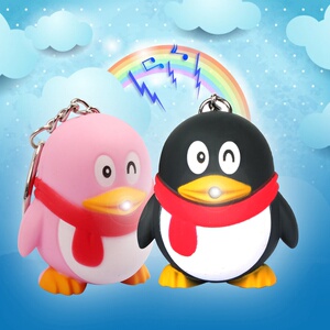 创意可爱qq企鹅钥匙扣车钥匙环圈led发光发声手电筒卡通挂件礼物