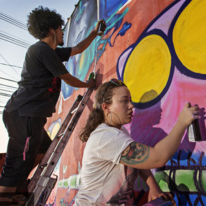 自动喷漆家具金属汽车自行车手黑白银色油漆罐补漆笔涂鸦喷漆