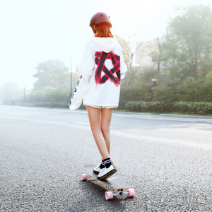 四轮长板滑板车图片