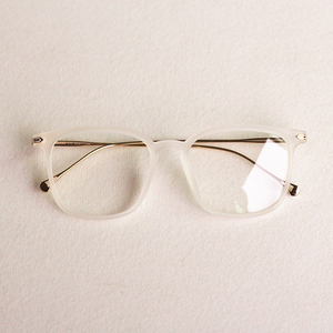 白色镜框眼镜女透明白图片