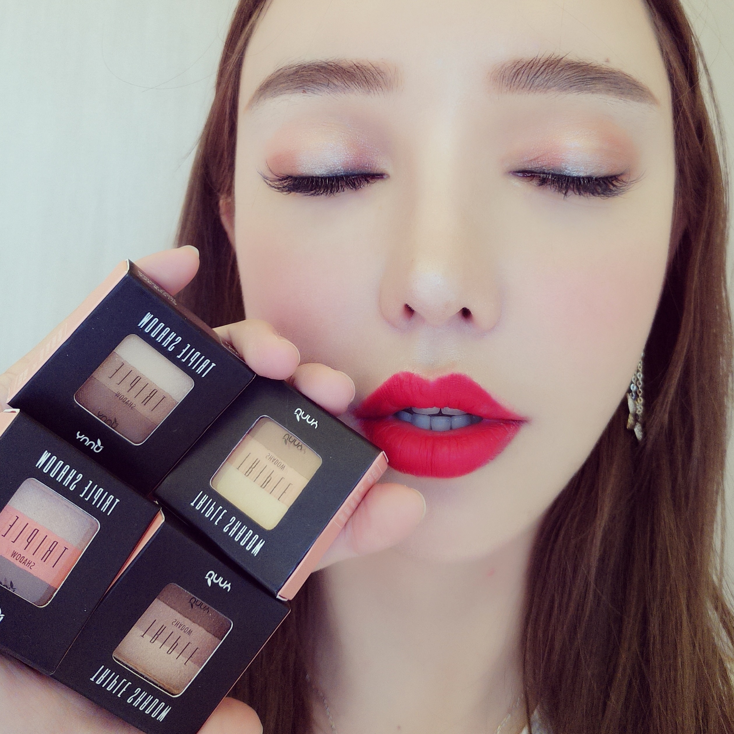 花爷 韩国 unny三色眼影 人鱼姬 大地色 酒红色桃花妆裸妆不晕染