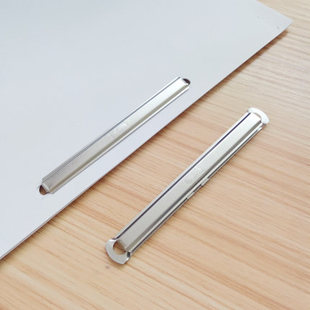 得力5549金属装订夹80mm铁质打孔夹条五金两孔夹扣配套打孔机使用