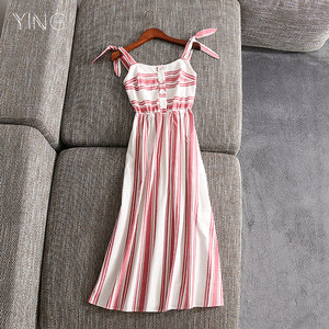 无袖连衣裙肩带图片