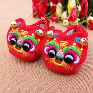 虎头鞋子宝宝图片