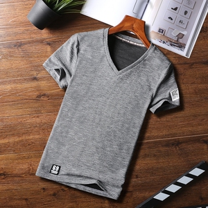 运动男短衫图片