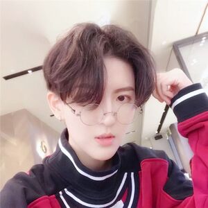 【发型设计男帅气短发网红价格】最新发型设计