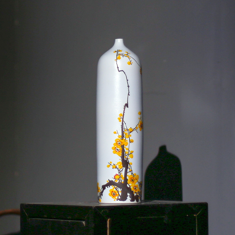 景德镇手绘粉彩中式写意梅花陶瓷花瓶现代家居客厅玄关装饰品摆件