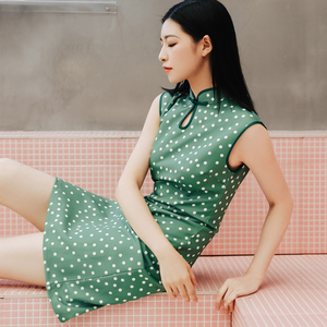 无袖短旗袍图片