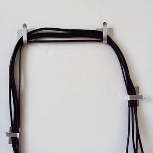 五件包邮 无痕粘贴金属电线理线器固线器电线收纳固定电线固定夹